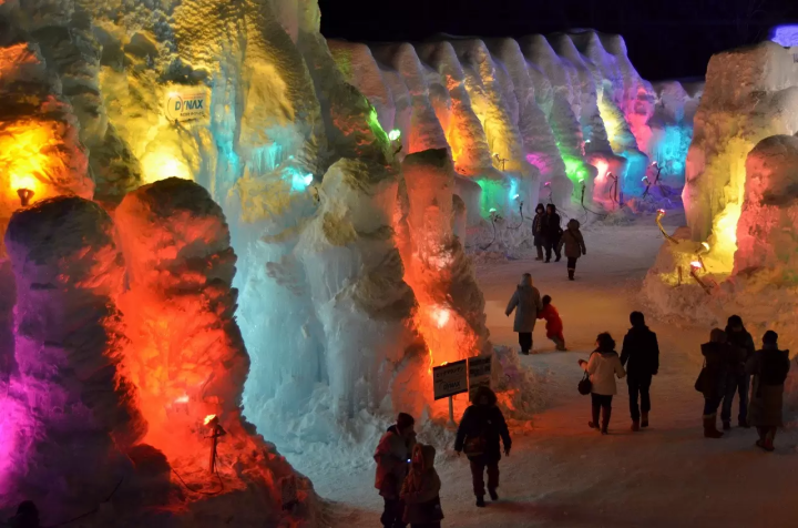 เทศกาลน้ำแข็งทะเลสาบชิโคทสึ 2025: วันที่, ไฮไลท์, การเข้าถึง, และโรงแรม