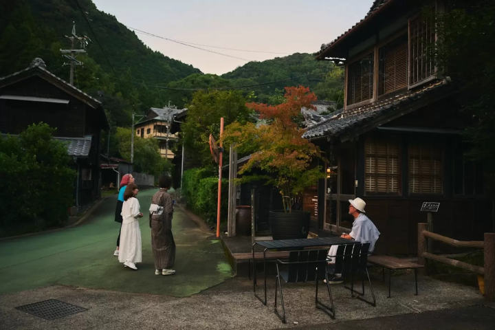The "Izumigaya" area of Marukoji, where time flows at a leisurely pace 