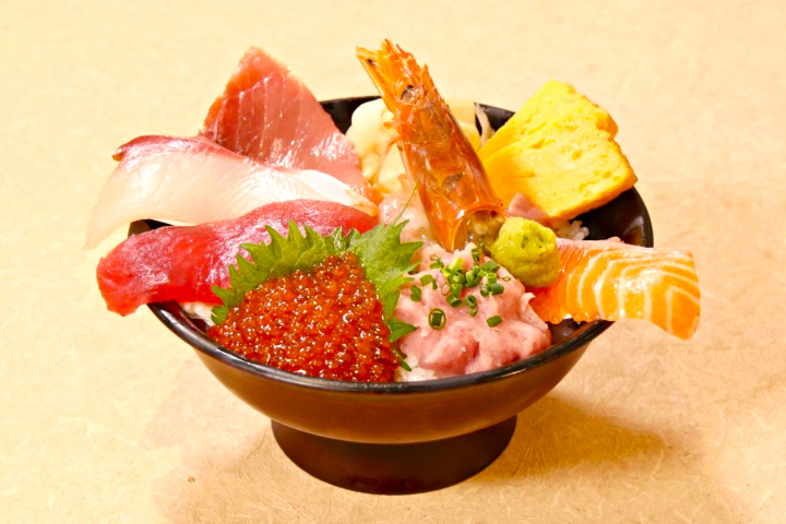 [90 minutes by car from Tokyo!] Enjoy the gourmet food of the Minami Boso area of Chiba at Boso Station Tomiura!