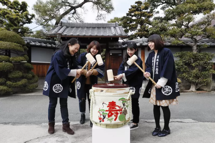 ที่นี่ที่เดียวในโลก! - สัมผัสประสบการณ์สร้างถังโคโมดะดั้งเดิมในอามากาซากิ!