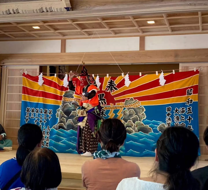 参加岩手宫古市黑森神社年祭和地质公园亮点的徒步活动