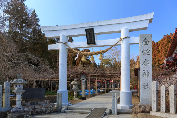 金蛇水神社