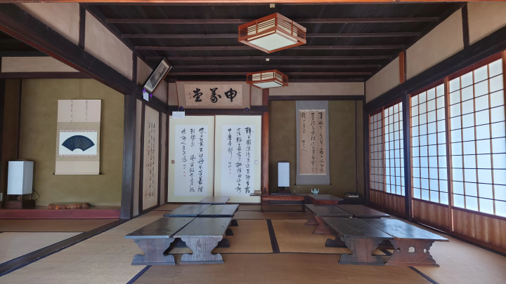 서일본 가장 오래된 모던한 초등학교 교사 「Kaimei School」