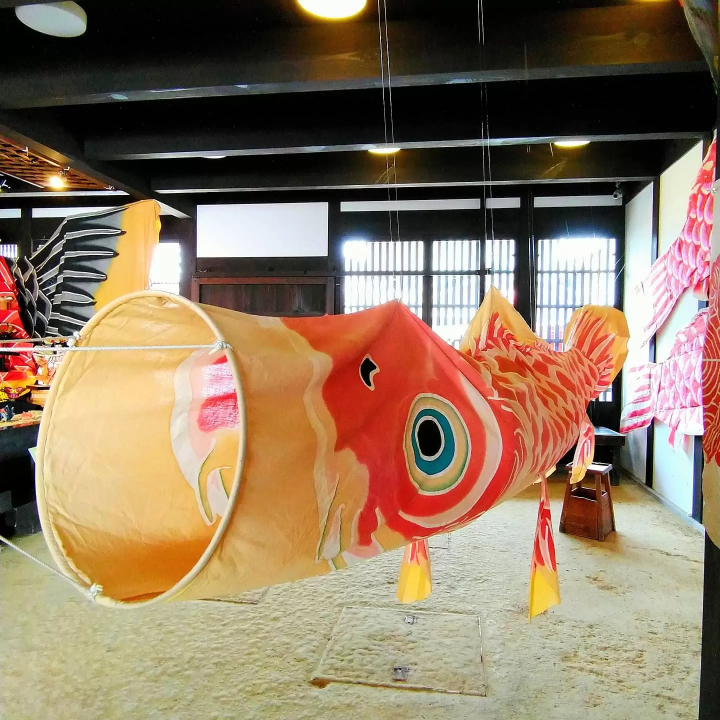 从松山开车仅需 1 小时！宇和民具馆内摆满了怀旧家居用品和玩具，体验复古氛围