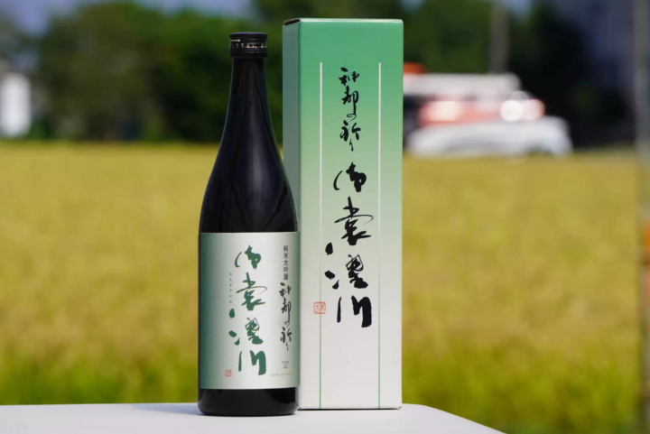 สาเกชื่อดังที่ซ่อนอยู่ของจังหวัดมิเอะ ``ชินโตไม่มีการสวดมนต์'' |. สุราที่ทำจากน้ำใต้ดินจากแม่น้ำอีซูซุ