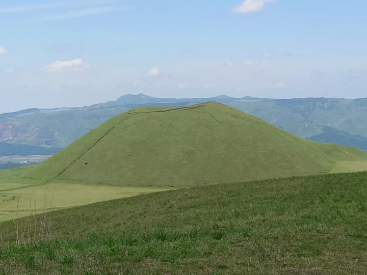 【靜岡】伊豆景點推薦,外型有如抹茶布丁的大室山,動畫電影「你的名字」場景參考原型