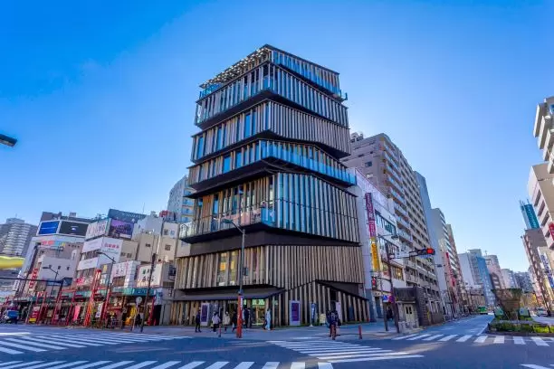 淺草文化旅遊資訊中心就位於著名的淺草雷門正前方。 