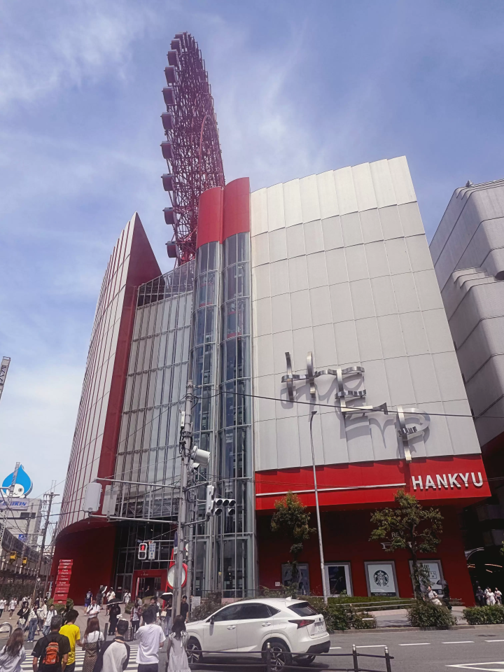 【距離車站5分鐘內！】在HEP FIVE和阪急三番街享受購物與美食！