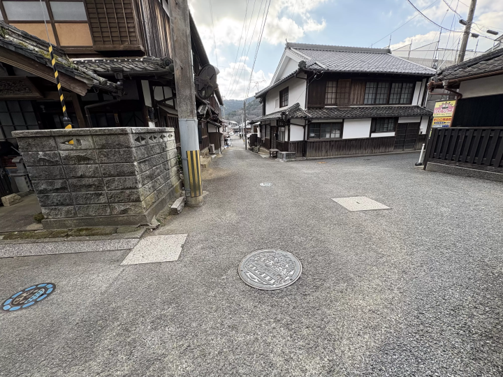 Lots to see! Walking around Unomachi with a guided tour of the town