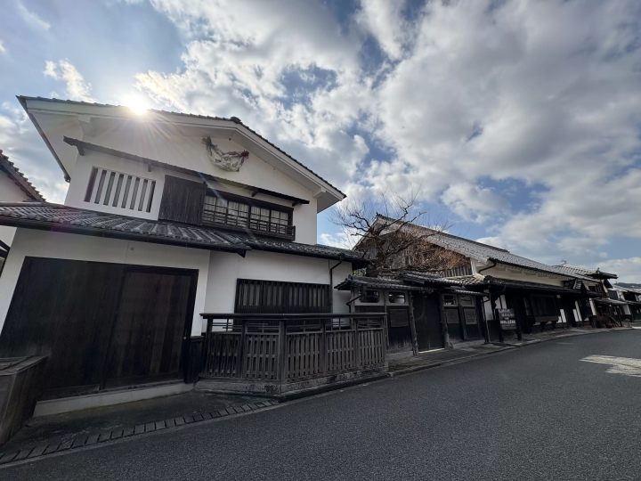 Lots to see! Walking around Unomachi with a guided tour of the town