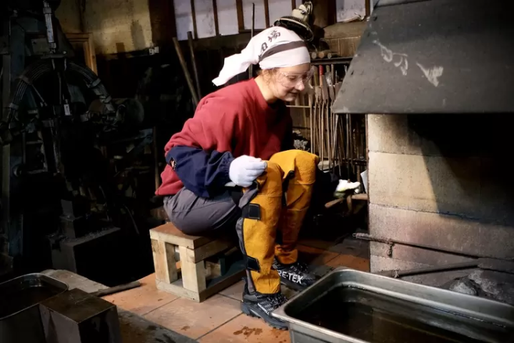 I had never in my wildest dreams imagined that I’d one day forge a blade! 