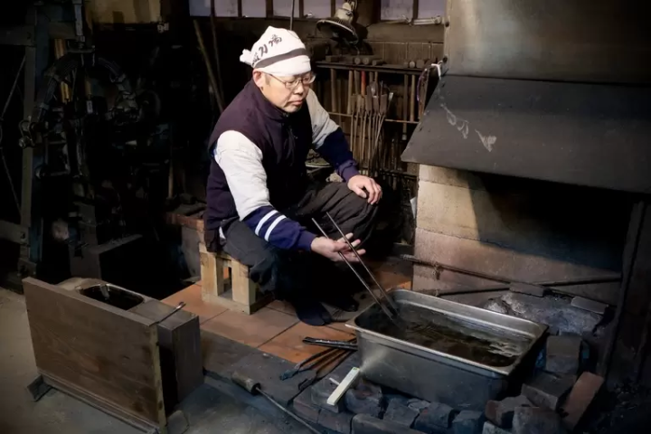 Master Kikyo Hayamitsu, a swordsmith with decades of experience 