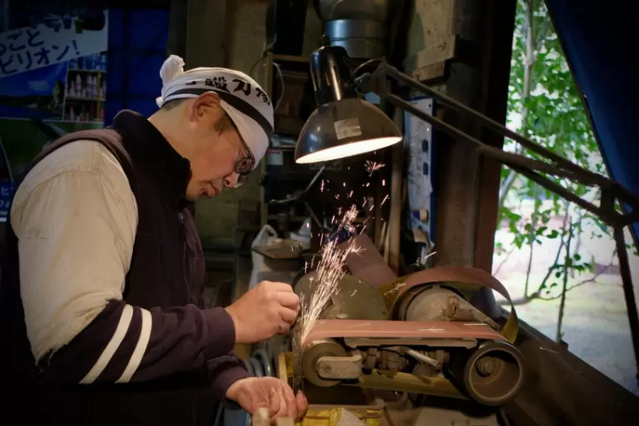 Step 3: Filing the Blade 