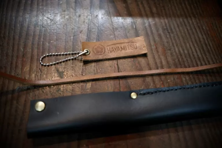 As a final touch, Kikyo-san let me choose a case for my knife 