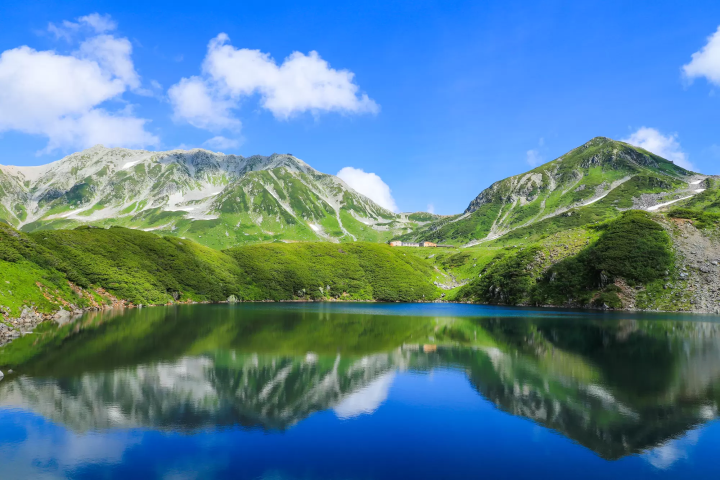 御廚池倒映湖景
