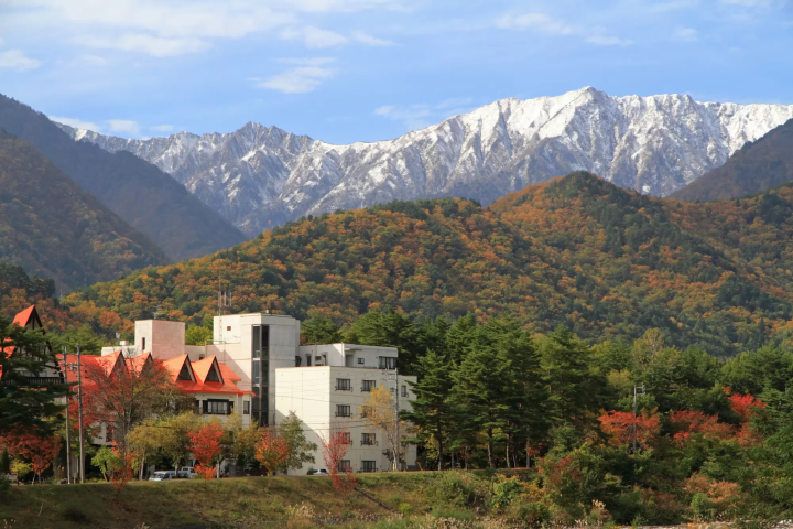 大町溫泉楓葉景色