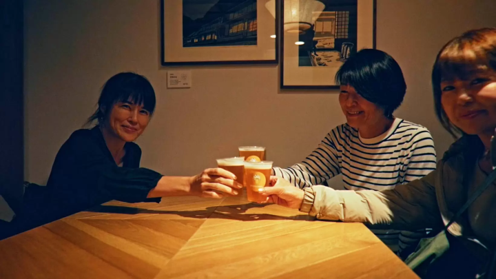 This trip is a SAKE TRIP! Make friends with people you've never met before and drink Shizuoka Brewery's craft beer! 