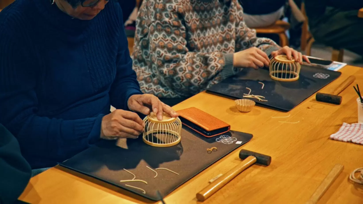 We also participated in a workshop on making glass holders using the traditional craft of "Suruga Bamboo Sensuji Work." Since it was only the final assembly work, we were able to experience only the fun parts, and the finished product was also good. 