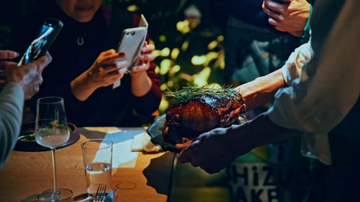 The Mangenton pork was delicious, the fat melted in your mouth, and the aroma was amazing. There was still more to come. 