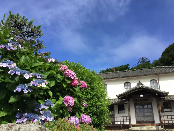 서일본 가장 오래된 모던한 초등학교 교사 「Kaimei School」