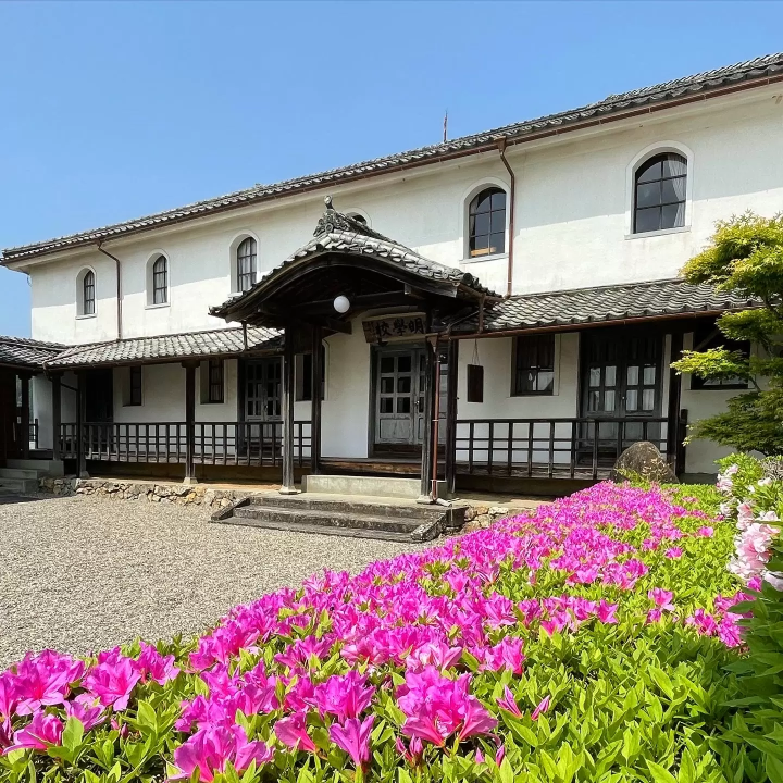 서일본 가장 오래된 모던한 초등학교 교사 「Kaimei School」