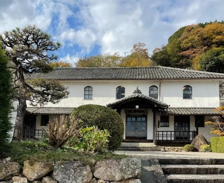 서일본 가장 오래된 모던한 초등학교 교사 「Kaimei School」