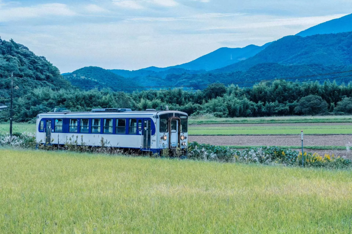 全新的铁路体验。聆听予土线上的故事和风景