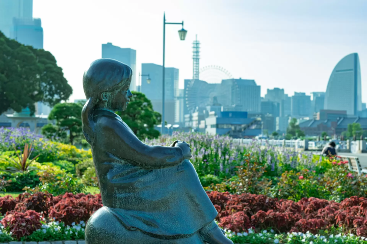 橫濱山下公園紅鞋女孩雕像