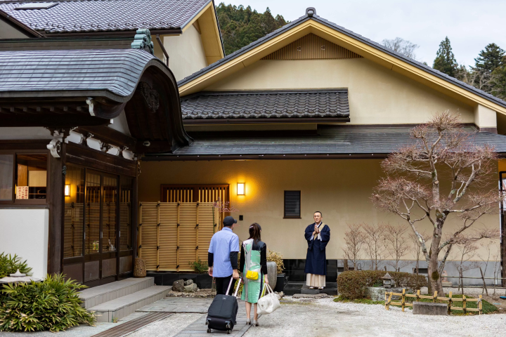 距離市中央約 2 小時車程的隱密能量景點身延的魅力