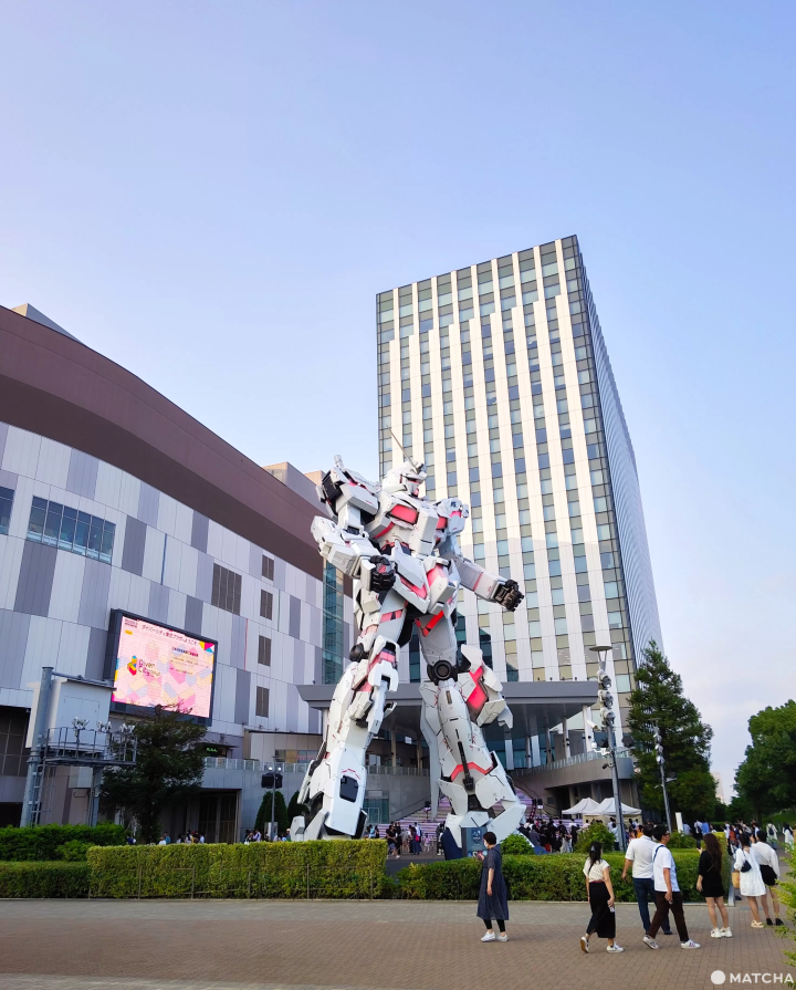 Gundam Statue