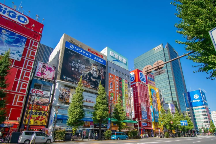 秋葉原　デート　電気街
