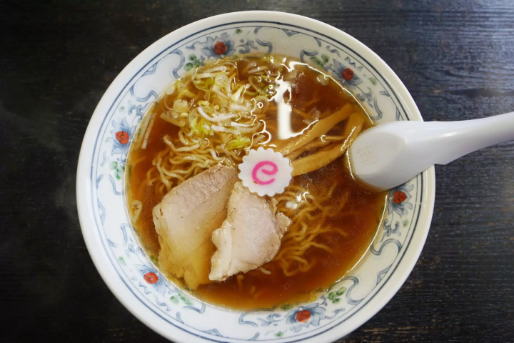 “요네자와 네자와 라면(간장)”(780엔 ※2024년 12월 시점) 