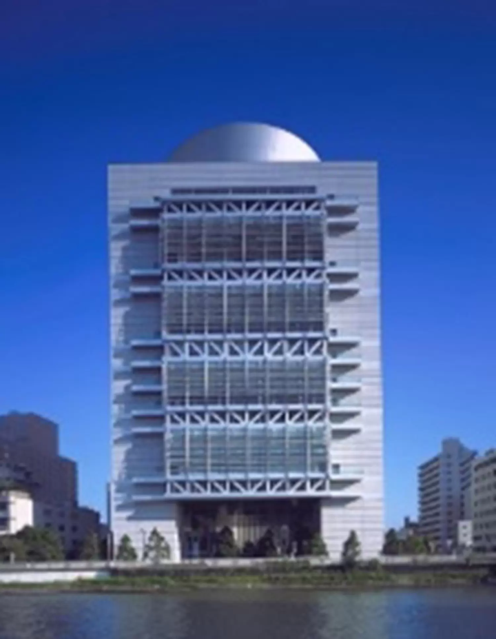 黒川紀章建築の大阪国際会議場（グランキューブ大阪)