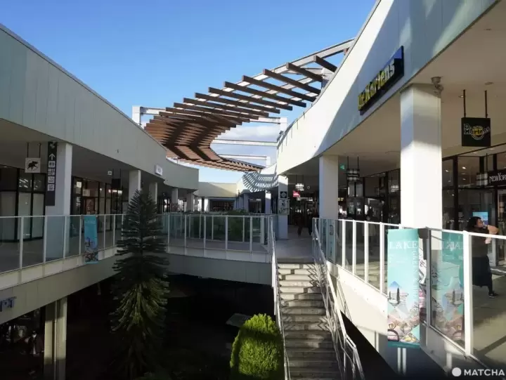 AEON Lake Town outlet