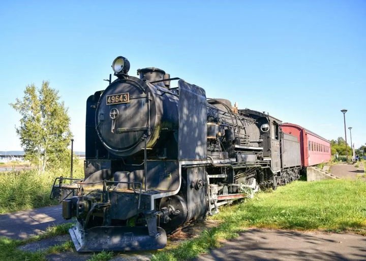 ข้อมูลท่องเที่ยวฮอกไกโดอะบาชิริ เดือนกันยายน/ตุลาคม: หญ้าปะการัง ทุ่งดอกไม้ ดอกคอสมอส ดอกทานตะวัน พายเรือคายัค