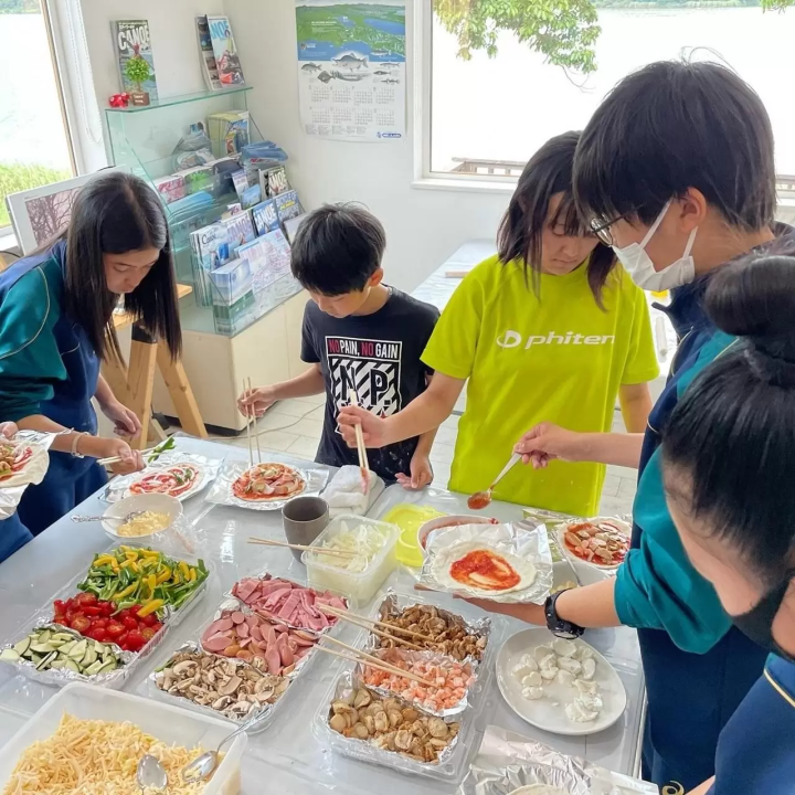 ข้อมูลท่องเที่ยวฮอกไกโดอะบาชิริ เดือนกันยายน/ตุลาคม: หญ้าปะการัง ทุ่งดอกไม้ ดอกคอสมอส ดอกทานตะวัน พายเรือคายัค