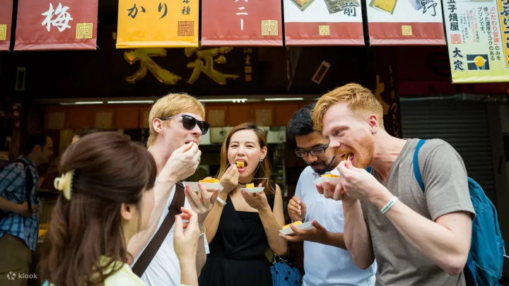 Tsukiji Fish Market Street Food Half-Day Tour