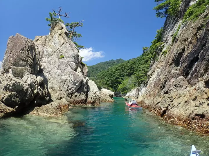 【岩手海岸的绝美风光】在里亚海岸尽享海洋与山脉的美景！轻松的海上皮划艇体验