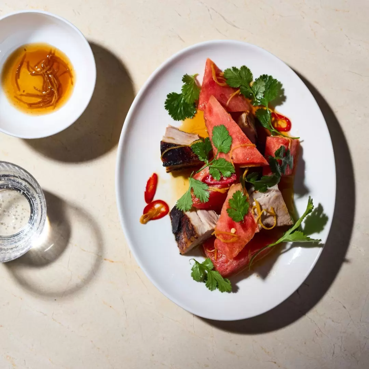 烤豬肉與西瓜沙拉 - 香菜與鮮薑