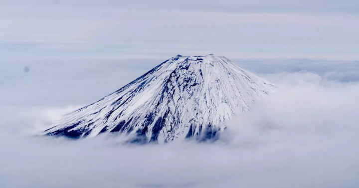 [靜岡]不需攀爬！搭乘特別包機從空中欣賞富士山的壯麗景色的特別觀光體驗