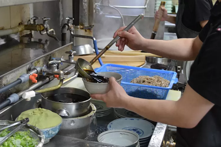 【岐阜】岐阜を一躍 ”冷やしたぬき” で有名にした老舗蕎麦店