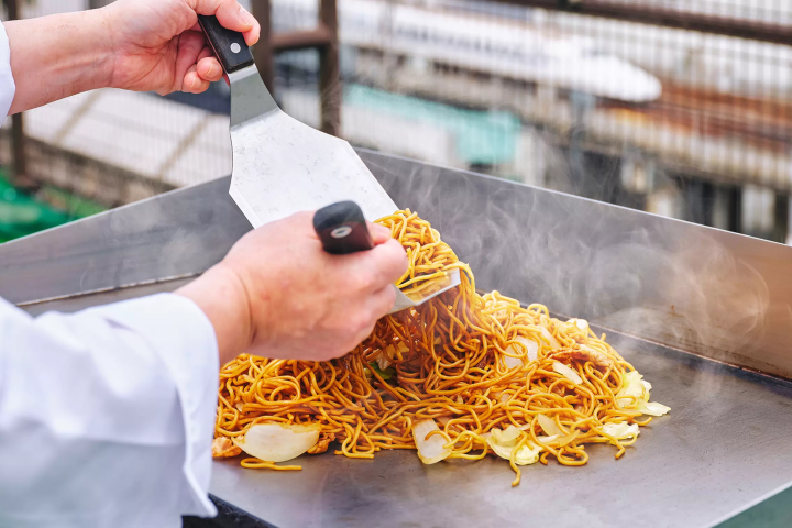 入住泡麵房？【都酒店 京都八條 × PEYOUNG炒麵】聯名特色房型