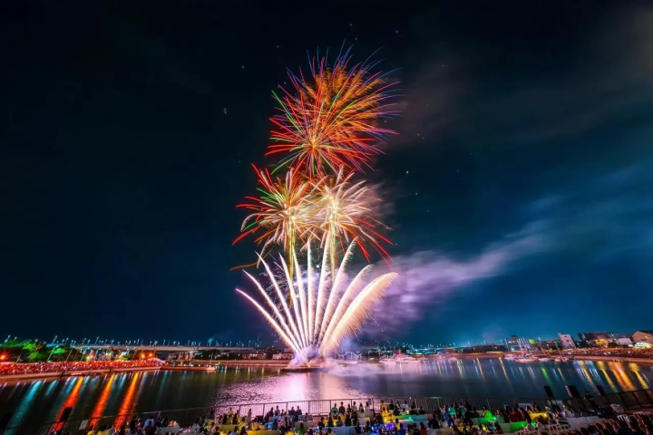 Senshu Yume Fireworks in Sakai Daigyo Night Market