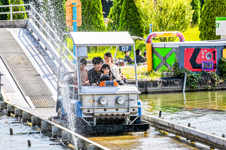 園內還有其餘30種設施，供您穿著泳衣直接體驗 