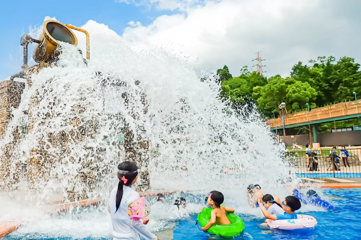 泳池某處也隱藏著一個巨大的能量環喔！ 