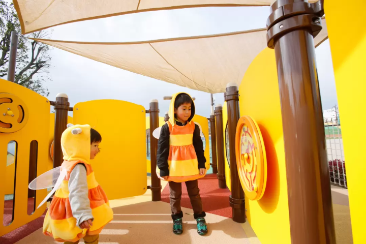 Children learn various things while playing at Bun Bun Bee Play Field. 