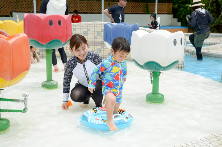 Adven Baby Pool: A safe and fun place for small children to enjoy their first waterpark experience. 