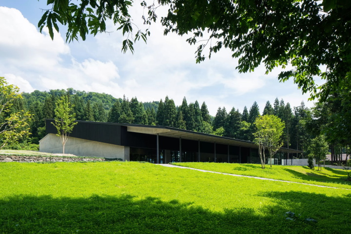 从东京出发，畅游新潟！如果您要去长冈看烟花，我们将为您推荐一些可以一起欣赏的景点！