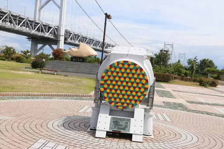 มาชมสะพานเซโตะที่ยิ่งใหญ่ สะพานถนนและรถไฟ 2 ชั้นเหนือทะเลเซโตะในกันเถอะ!