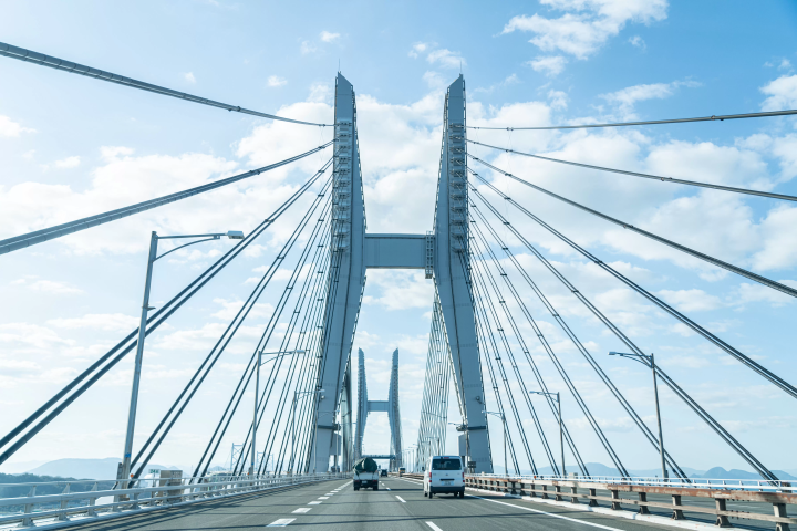 มาชมสะพานเซโตะที่ยิ่งใหญ่ สะพานถนนและรถไฟ 2 ชั้นเหนือทะเลเซโตะในกันเถอะ!